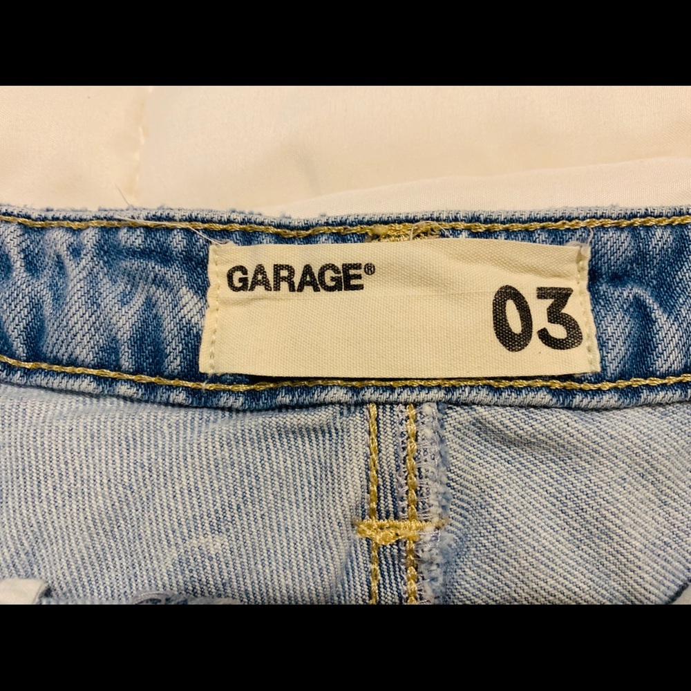 GARAGE High Rise Mom Short - Picture 2 of 3